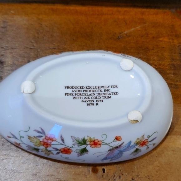 Vintage Avon Egg Shape Trinket Box 22K Gold Trim - Picture 3 of 6